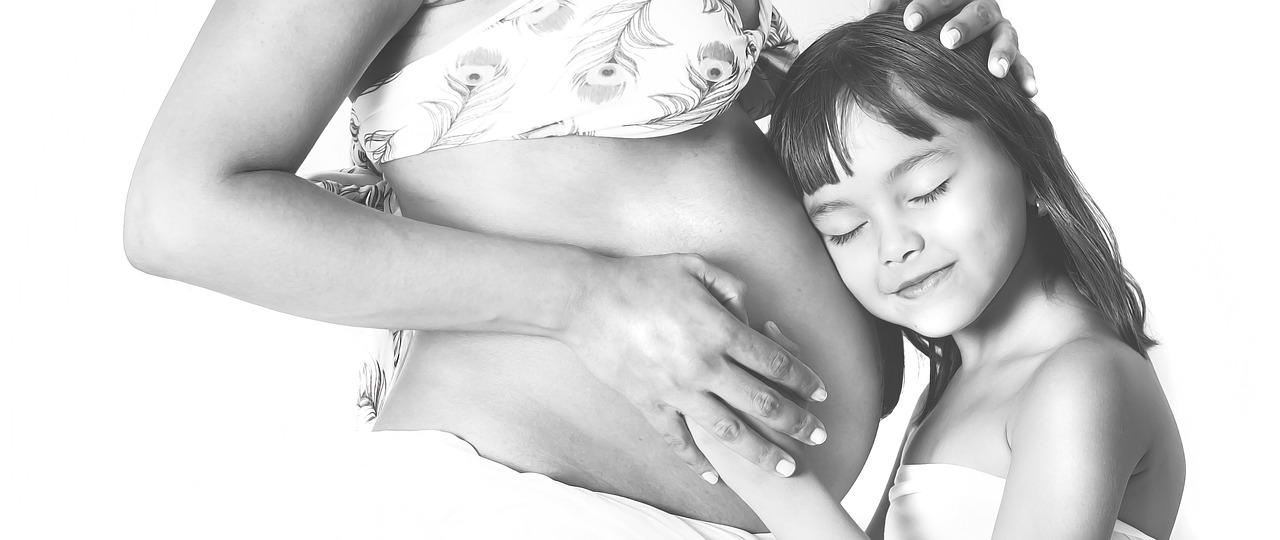 Jak zadbać o brzuch po porodzie naturalnym i cesarskim cięciu  – 5 najlepszych sposobów